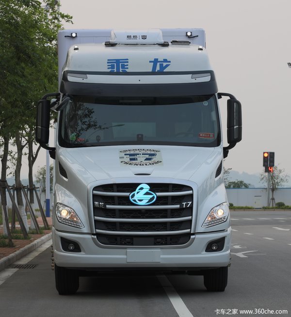 乘龙t7重卡 560马力 6x4长头牵引车(国六)询
