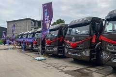 节油大师丨50辆豪沃NX子母车批量交付石家庄大客户