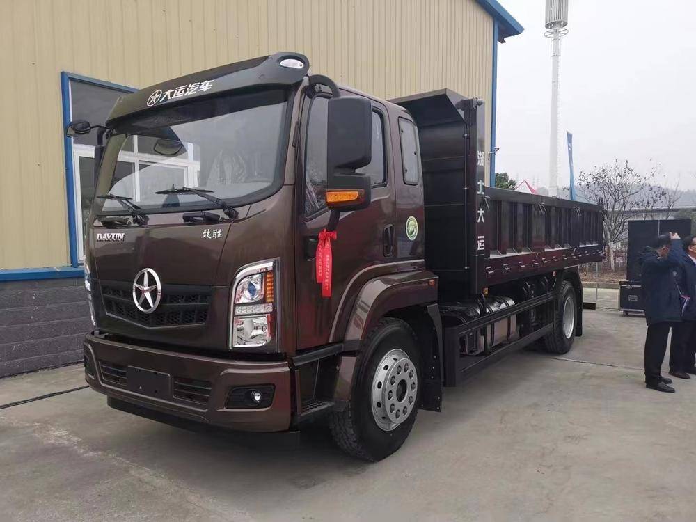 �Ϸʳ�������ó�����޹�˾���������ˣ�