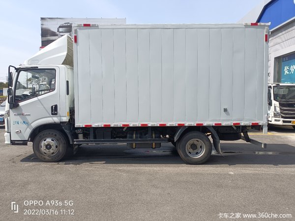上汽轻卡超越C300 厢式车150马力 最低售价9.58万起!