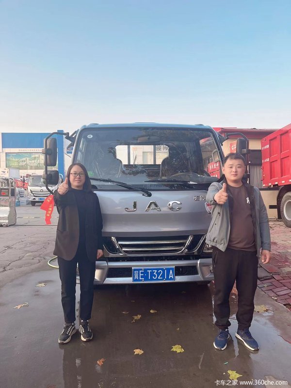 恭喜郁老板 喜提骏铃V5大掌柜载货车-新东胜