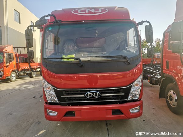 南骏瑞捷仓栅载货车，云内德威发动机130马力，万里扬6挡变速箱。
