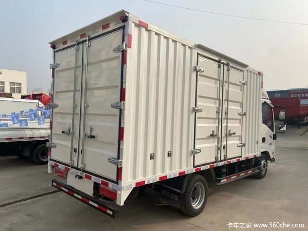 空间、舒适、操控、油耗，均有不俗的表现，完全满足不同客户的需求