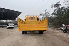自贡站-中国重汽豪沃4.2米新车到展场