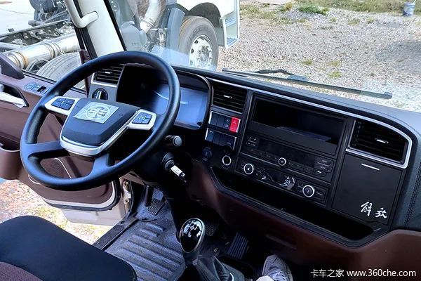 主推解放领途康明斯2.5L发动机 动力强劲 欢迎试乘试驾