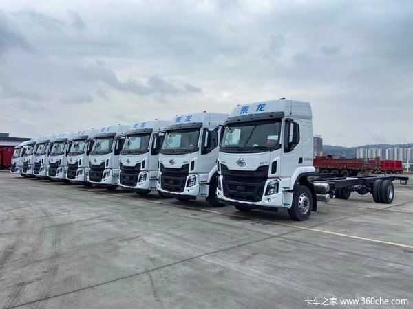 优惠0.5万 重庆市乘龙H5 240马力9.7米载货车火热促销中