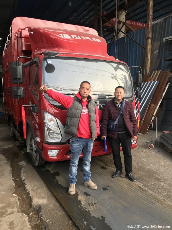1台奥铃速运载货车成功交付客户,车门一关,一路平安