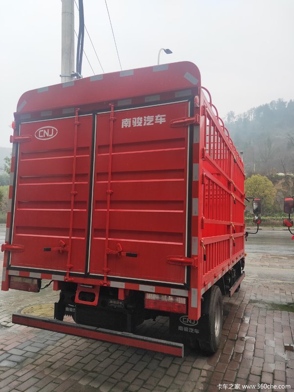南骏汽车 瑞捷D30 127马力4.1米单排仓栅式轻卡