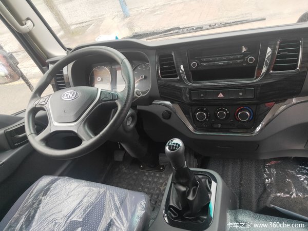 南骏汽车 瑞捷D30 127马力4.1米单排仓栅式轻卡