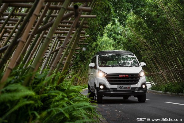 金海狮M中VAN(大面包)限时促销中 优惠0.3万