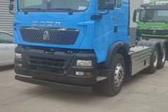 豪沃纯电牵引车，助力钢厂货运市场。。