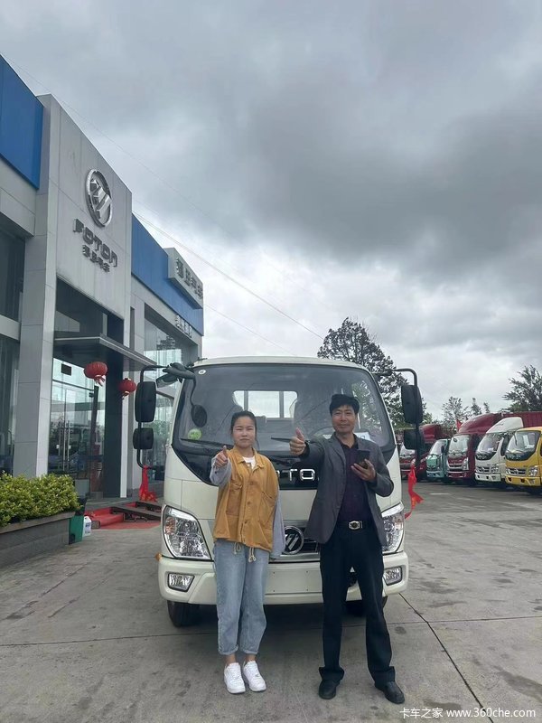 恭喜李老板 喜提奥铃捷运载货车 车门一关一路平安