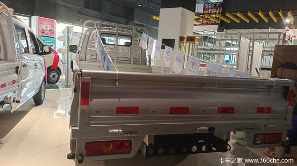 时尚前脸，自动感应大灯，高配置，低价格，心动了吗？#福田祥菱V