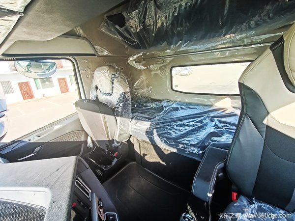 豪沃610马力自动挡带液缓牵引车,优惠等你来