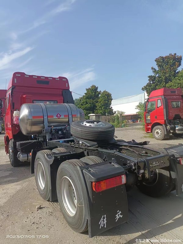 本月火爆车型解放J6P经典版天然气车