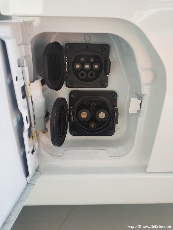 新车到店 郑州市星享V6E PLUS电动封闭厢货仅需9.9万元
