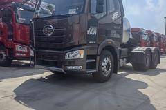 一脚踏进货运路，解放带你来致富，购解放，享豪礼，进店就有大惊喜