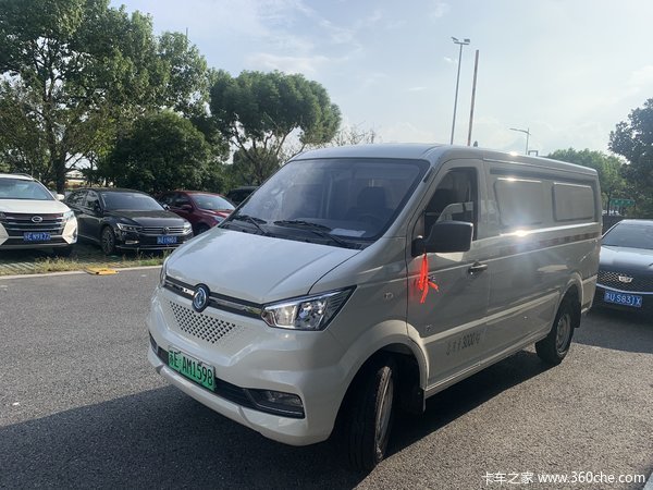 恭喜张先生 喜提御风EM26电动封闭厢货