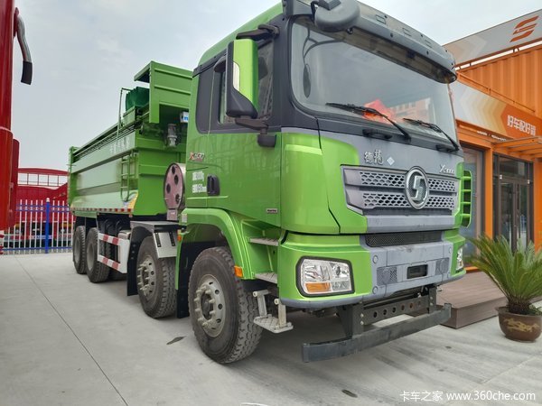 5台德龙X3000天然气渣土车 成功交付客户