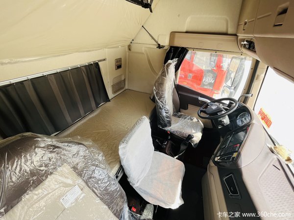 昌吉联强解放JH6CNG牵引车 国六现车 本月优惠多多