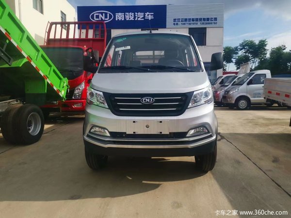 南骏瑞捷仓栅载货车，云内德威发动机130马力，万里扬6挡变速箱。