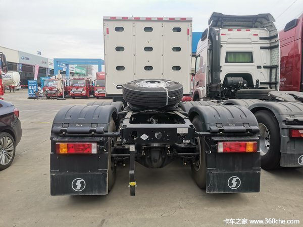 德龙M3000S牵引车限时促销中 优惠0.6万
