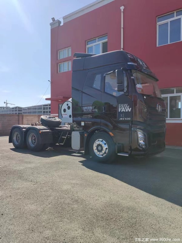 解放J6V 6*4 530马力 LNG牵引车 多台现车可选