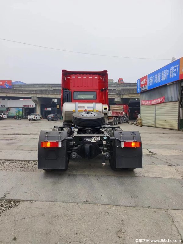 新车到店，东风天龙LNG480燃气车 ，欢迎大家来店咨询品鉴