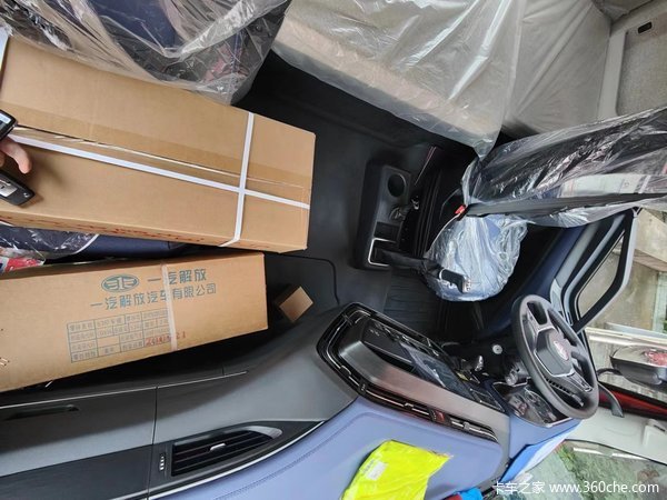 只要心动，立降3万！成都市解放J6V牵引车系列优惠就在你身边