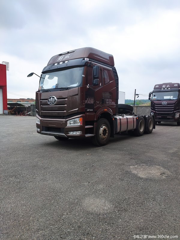 解放J6P 6*4 520马力 半重体牵引车 热销中