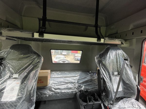 解放J6P经典版1.5代AMT460马力牵引车，仅此一台低价处理