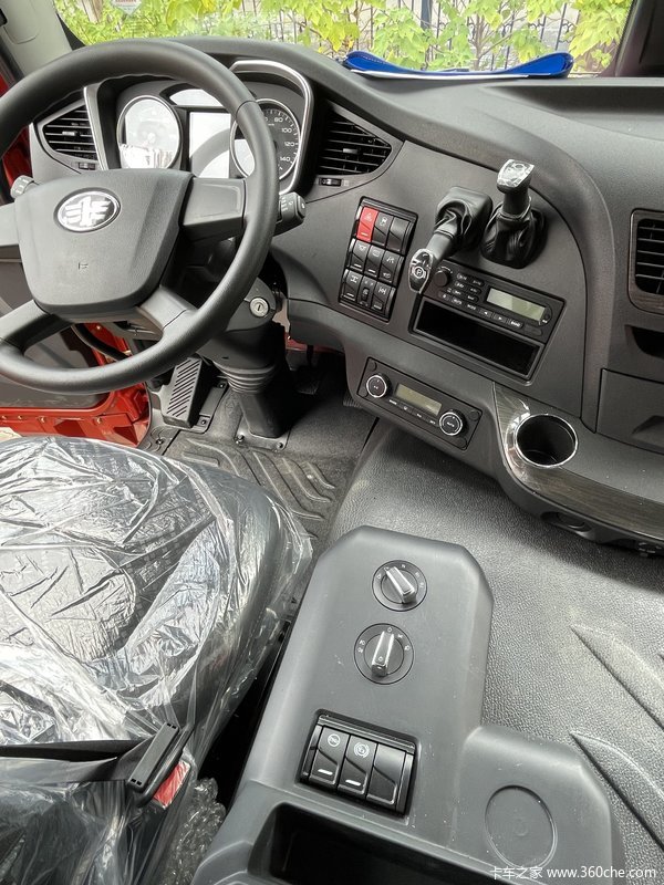 解放J6P经典版1.5代AMT460马力牵引车，仅此一台低价处理