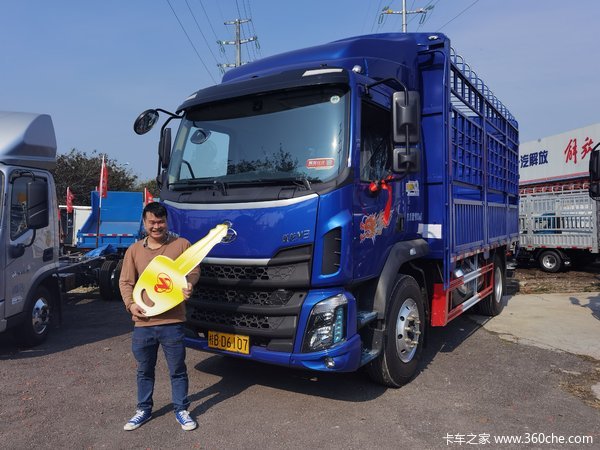 恭喜韦老板 金时吉日喜提新乘龙M3载货车