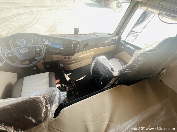 昌吉联强解放JH6530CNG牵引车 国六现车 本月优惠促销