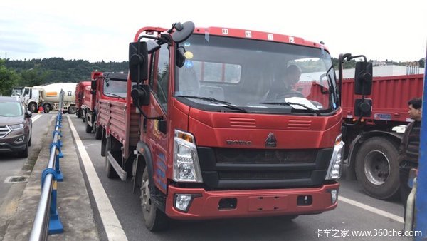 中国重汽HOWO 悍将 200马力 4.85米排半载货