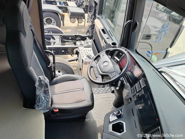 欧曼8X4-星辉版福康520AMT自动档-9.6米载货车限时优惠活动