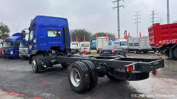 恭喜谭老板 金时吉日喜提新乘龙M3载货车