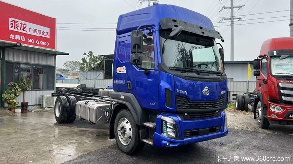 恭喜谭老板 金时吉日喜提新乘龙M3载货车