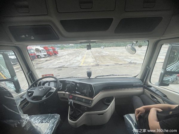 优惠1万 重庆市乘龙H7牵引车火热促销中 优惠1万 重庆市乘龙H7牵引车火热促销中