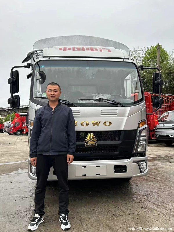恭喜曾老板喜提新车!豪沃悍将潍柴发动机150马力仓栅运输车一台