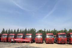 聊城鑫捷18台JH5牵引车成功交付客户