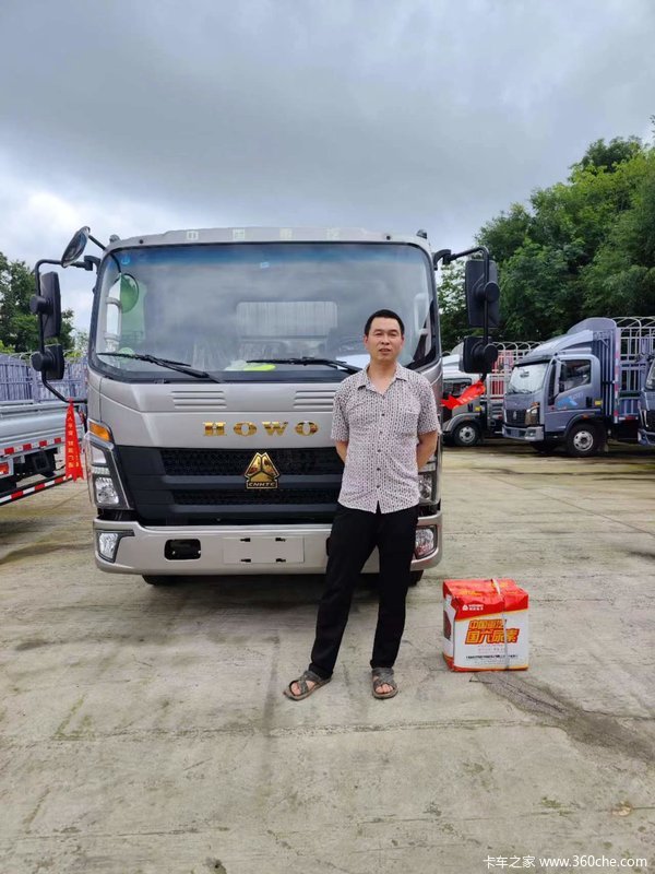 恭喜贺老板喜提新车!豪沃金标悍将潍柴发动机165马力仓栅运输车