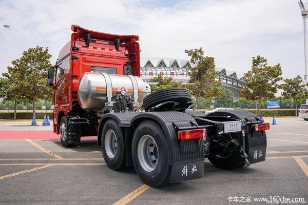 本店新到解放JH6 600马力锡柴发动机天然气牵引车