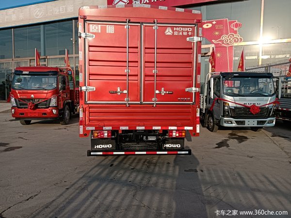 中国重汽HOWO轻卡170马力仓栅是运输车