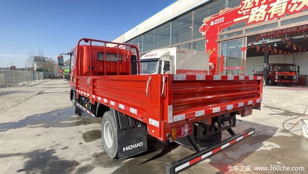 中国重汽HOWO轻卡145马力载货主打经济实惠