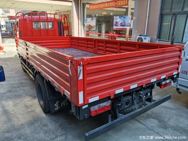 东风原厂5.2m物流车,特价促销,直降5000,机不可失!