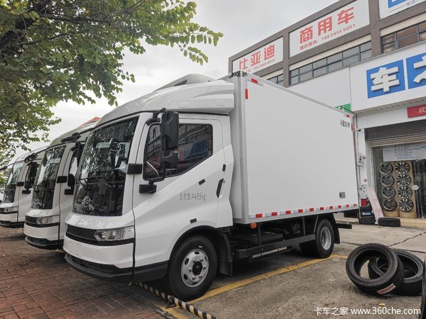 比亚迪T5EV冷藏车凭借着一站式冷链运输成为卡友们赚钱路上好帮手
