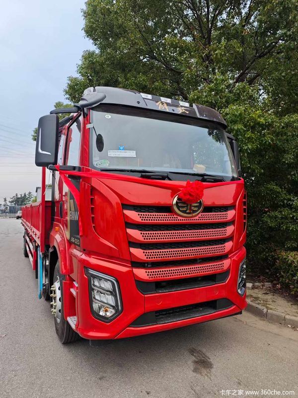 感谢老铁在无锡众邦增购1台国六J6G-320载货车!
