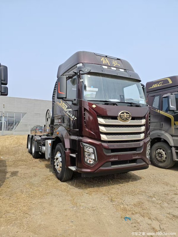 解放J6V 6*4 486马力 天然气牵引车 店内现车