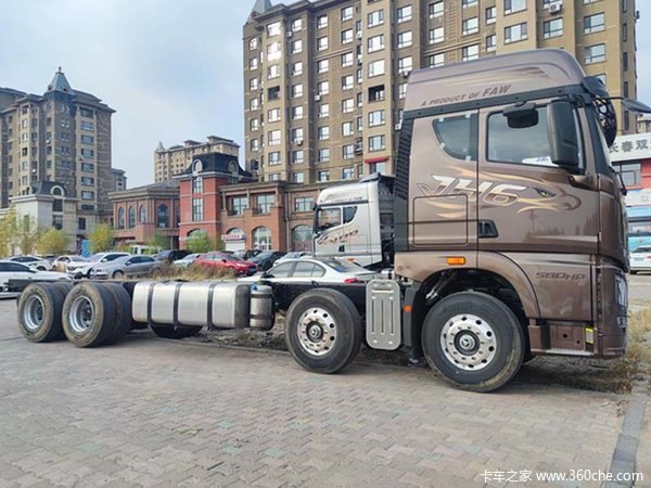 现车出售，解放JH6 580马力前四后八 9米6 载货车